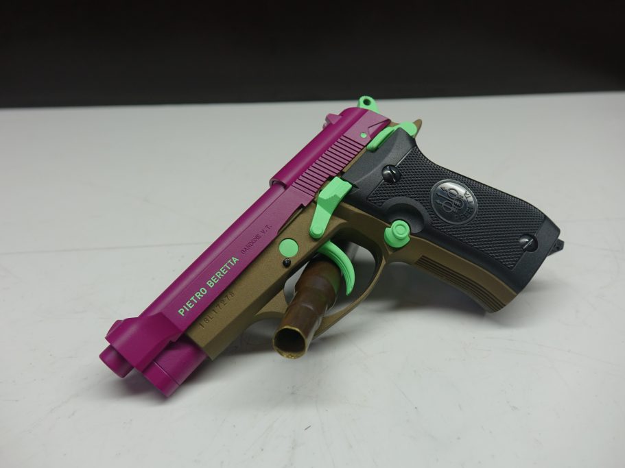 Burnt Bronze, Sangria und Parakeet Green